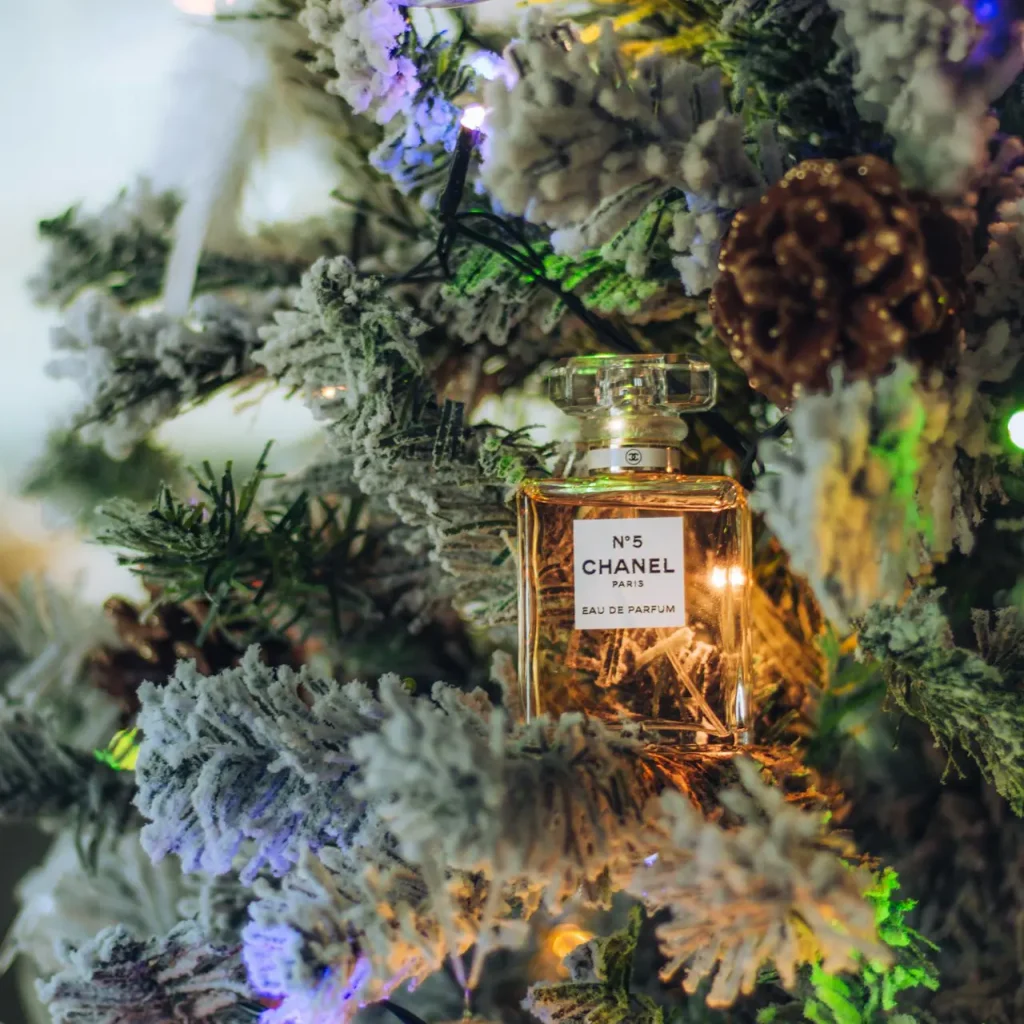 Sticlă de parfum elegant pentru sezonul rece